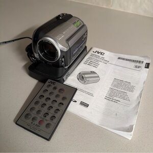 JVC 30gb GX-MG155U Digital Camcorder w remotes